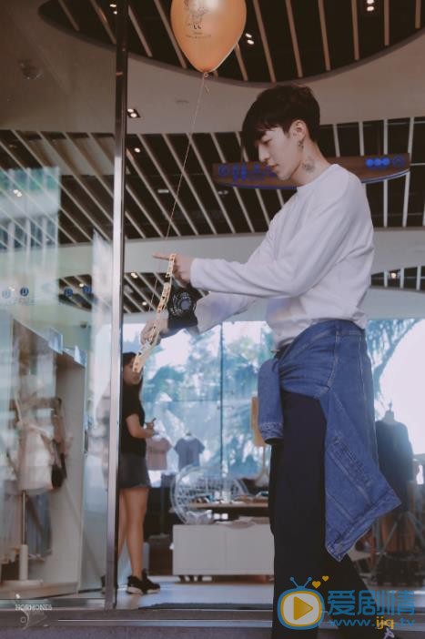 卜凡机场照 卜凡高清写真_卜凡高清剧照