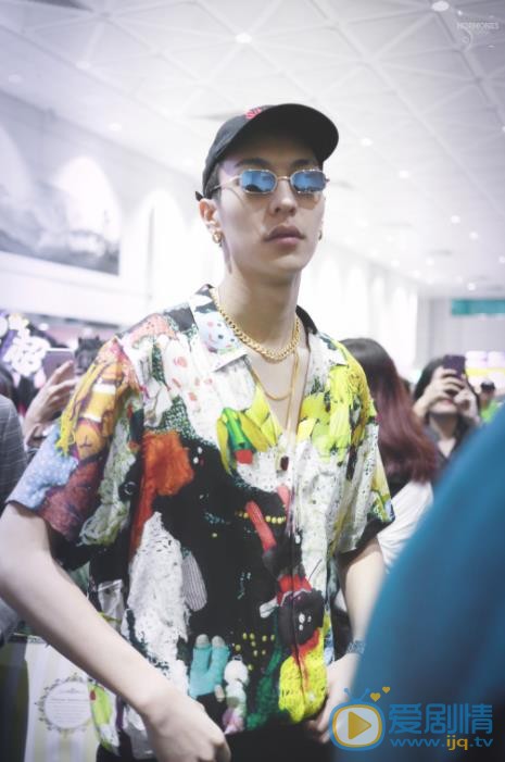 卜凡机场照 卜凡高清写真_卜凡高清剧照