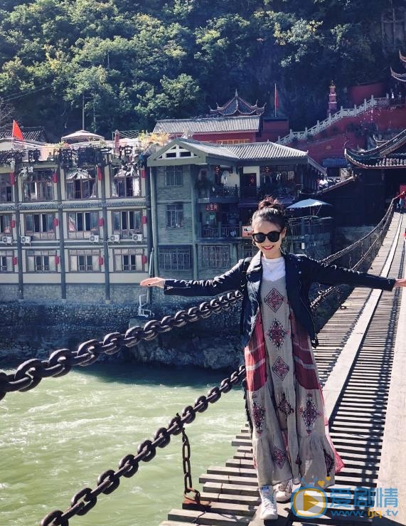 康璐洁户外旅行照 康璐洁高清写真_康璐洁高清剧照