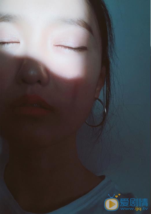 康璐洁唯美写真 康璐洁高清写真_康璐洁高清剧照