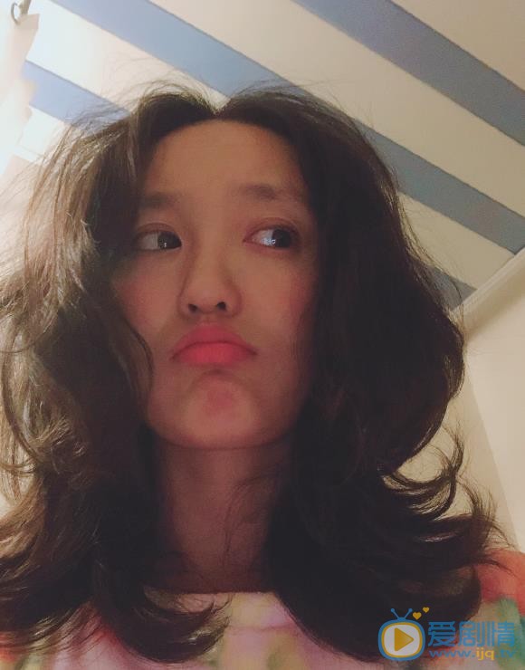 康璐洁卖萌搞怪照 康琳浠卖萌搞怪照
