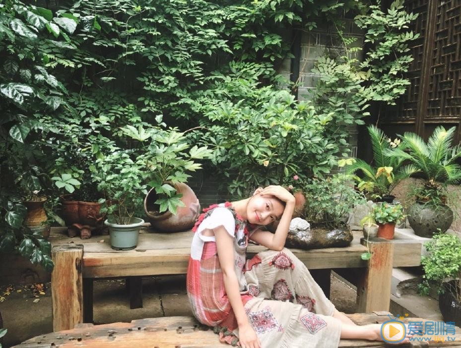 康璐洁街拍大片 康璐洁高清写真_康璐洁高清剧照