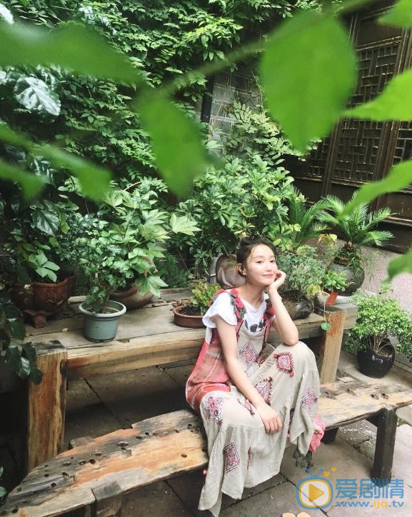 康璐洁街拍大片 康璐洁高清写真_康璐洁高清剧照