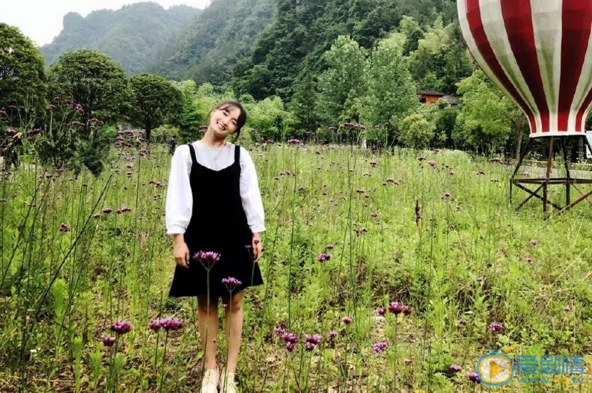 康璐洁户外旅行照 康璐洁高清写真_康璐洁高清剧照
