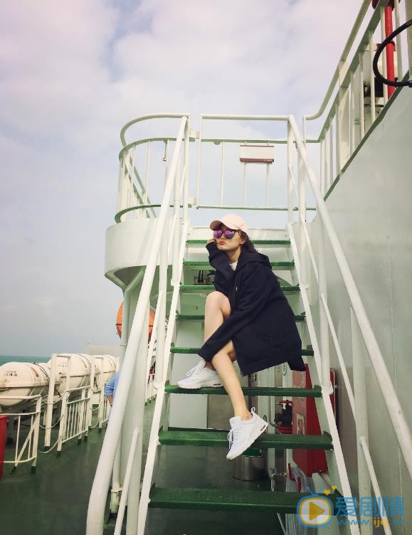康璐洁街拍大片 康璐洁高清写真_康璐洁高清剧照