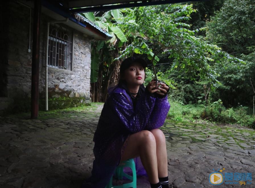康璐洁户外旅行照 康璐洁高清写真_康璐洁高清剧照