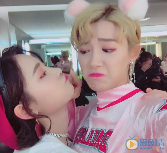 戴萌与人合照 戴萌高清写真_戴萌高清剧照