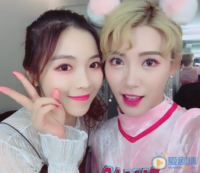 戴萌与人合照 戴萌高清写真_戴萌高清剧照