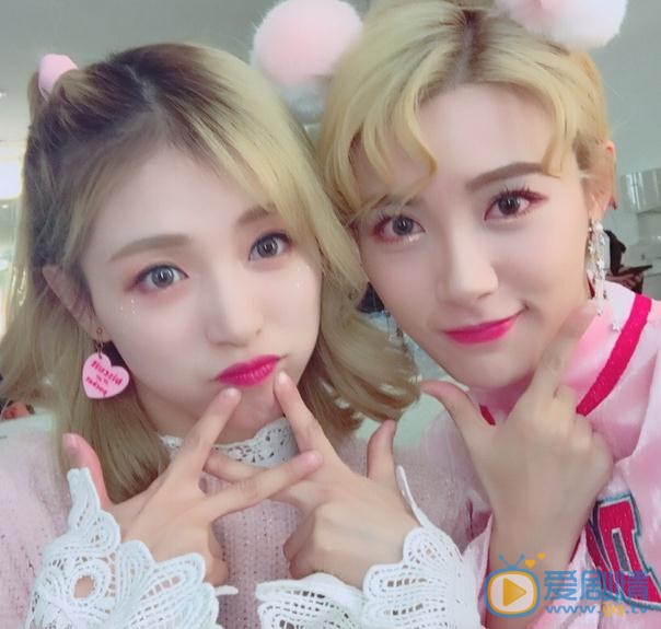 戴萌与人合照 戴萌高清写真_戴萌高清剧照