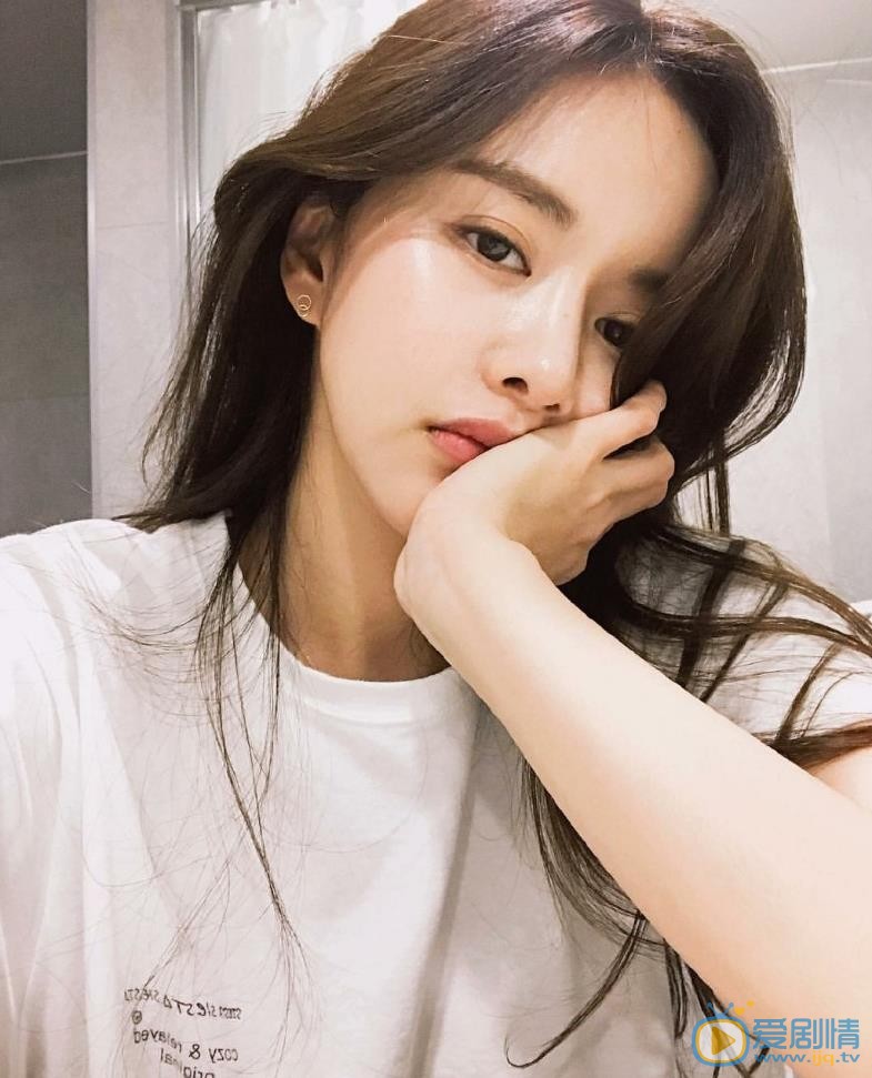 韩宝凛可爱自拍 韩宝凛高清写真_韩宝凛高清剧照