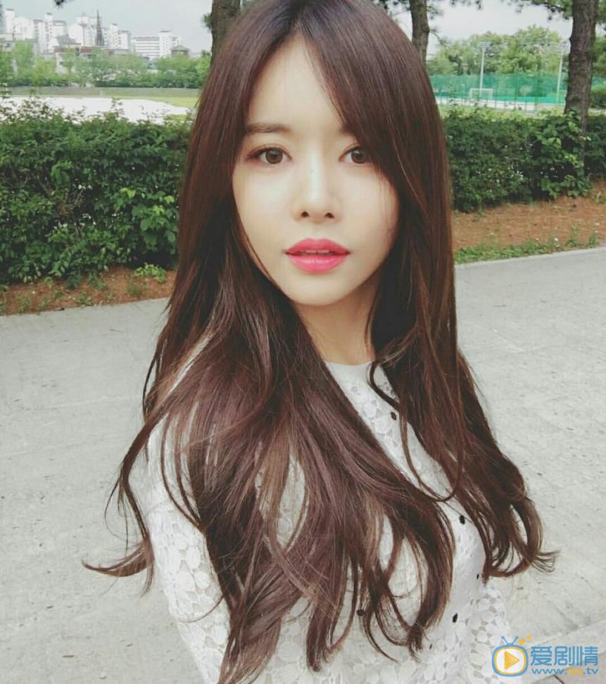 韩宝凛街拍照 韩宝凛高清写真_韩宝凛高清剧照