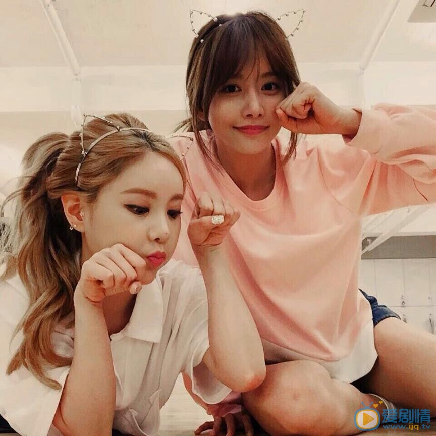 韩宝凛与人合照 韩宝凛高清写真_韩宝凛高清剧照