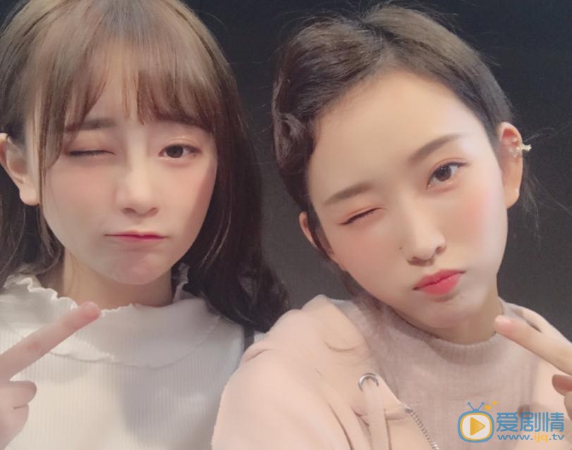刘增艳与人合照 刘增艳高清写真_刘增艳高清剧照
