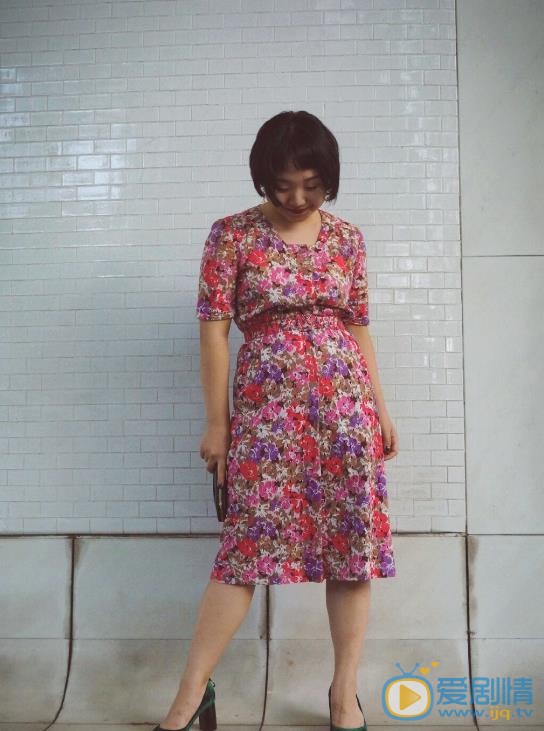 辣目洋子花裙子街拍 辣目洋子高清写真_辣目洋子高清剧照