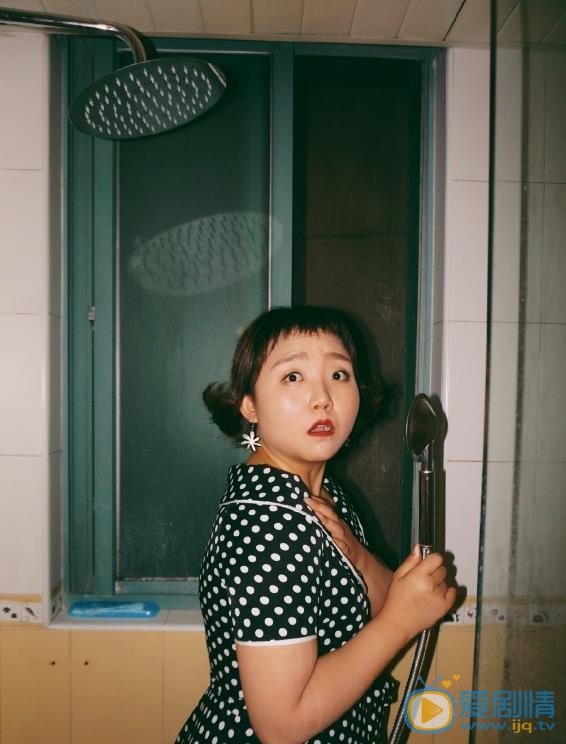 辣目洋子花裙子街拍 辣目洋子高清写真_辣目洋子高清剧照
