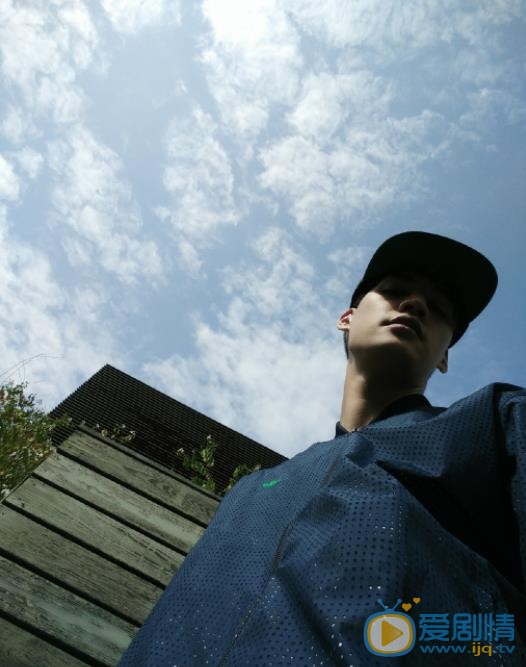 罗弘证自拍照 罗弘证高清写真_罗弘证高清剧照