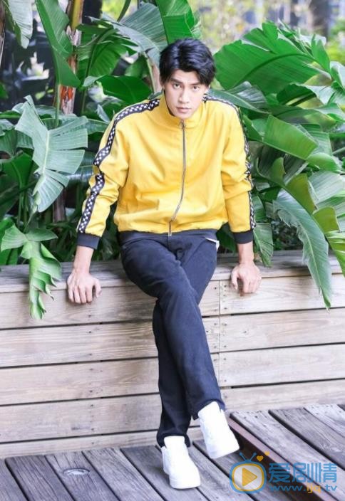 罗弘证阳光写真 罗弘证高清写真_罗弘证高清剧照