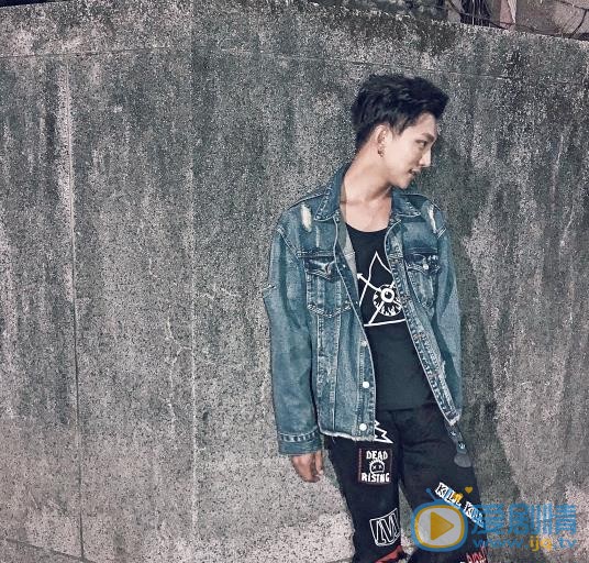 许明杰街拍写真 许明杰高清写真_许明杰高清剧照