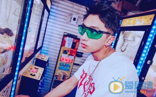 许明杰潮流写真 许明杰高清写真_许明杰高清剧照