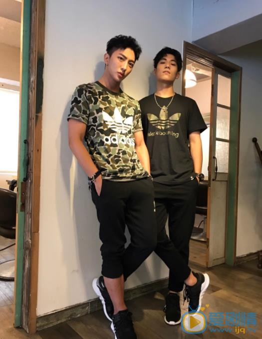 许明杰与他人合照 许明杰高清写真_许明杰高清剧照