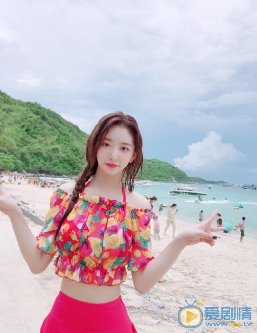 孔雪儿海滩照 孔雪儿高清写真_孔雪儿高清剧照