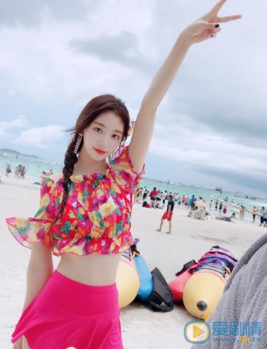 孔雪儿海滩照 孔雪儿高清写真_孔雪儿高清剧照