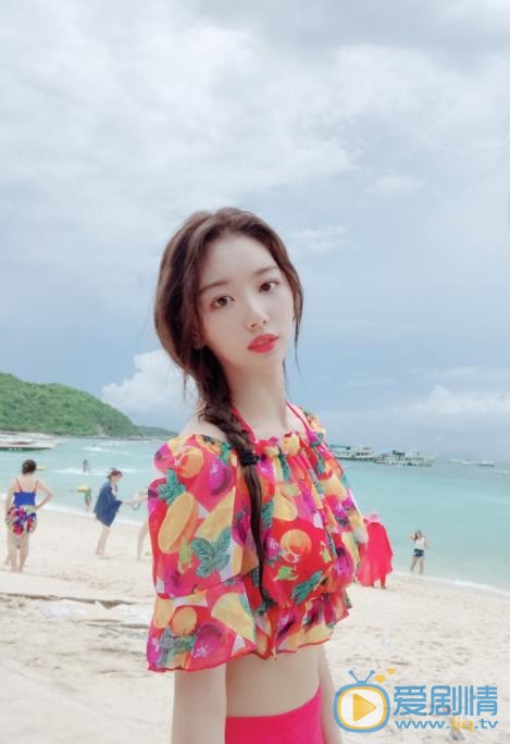 孔雪儿海滩照 孔雪儿高清写真_孔雪儿高清剧照