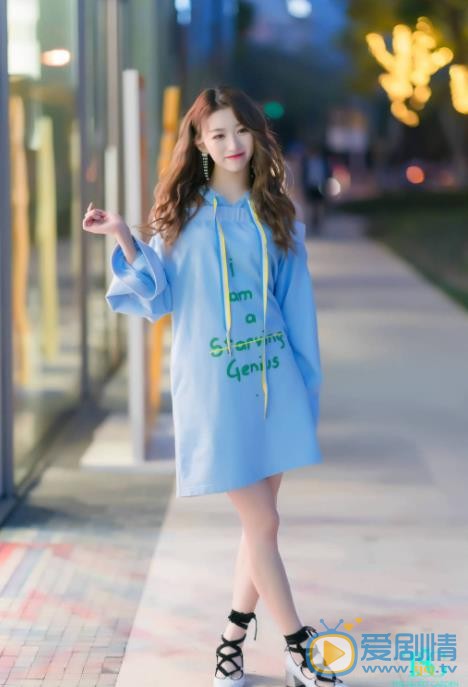 孔雪儿街拍照 孔雪儿高清写真_孔雪儿高清剧照