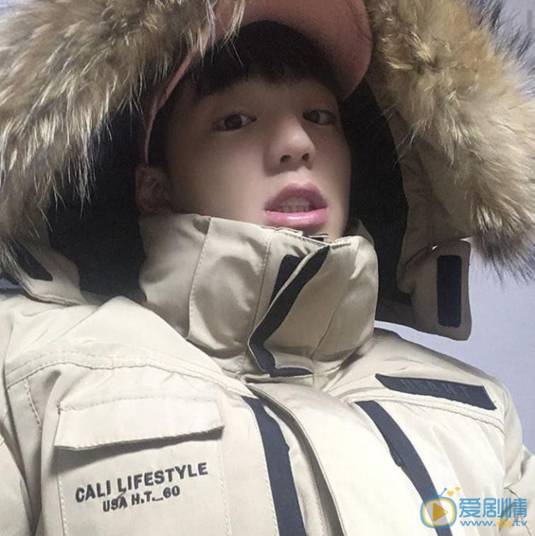 金旻奎搞怪自拍 金旻奎高清写真_金旻奎高清剧照