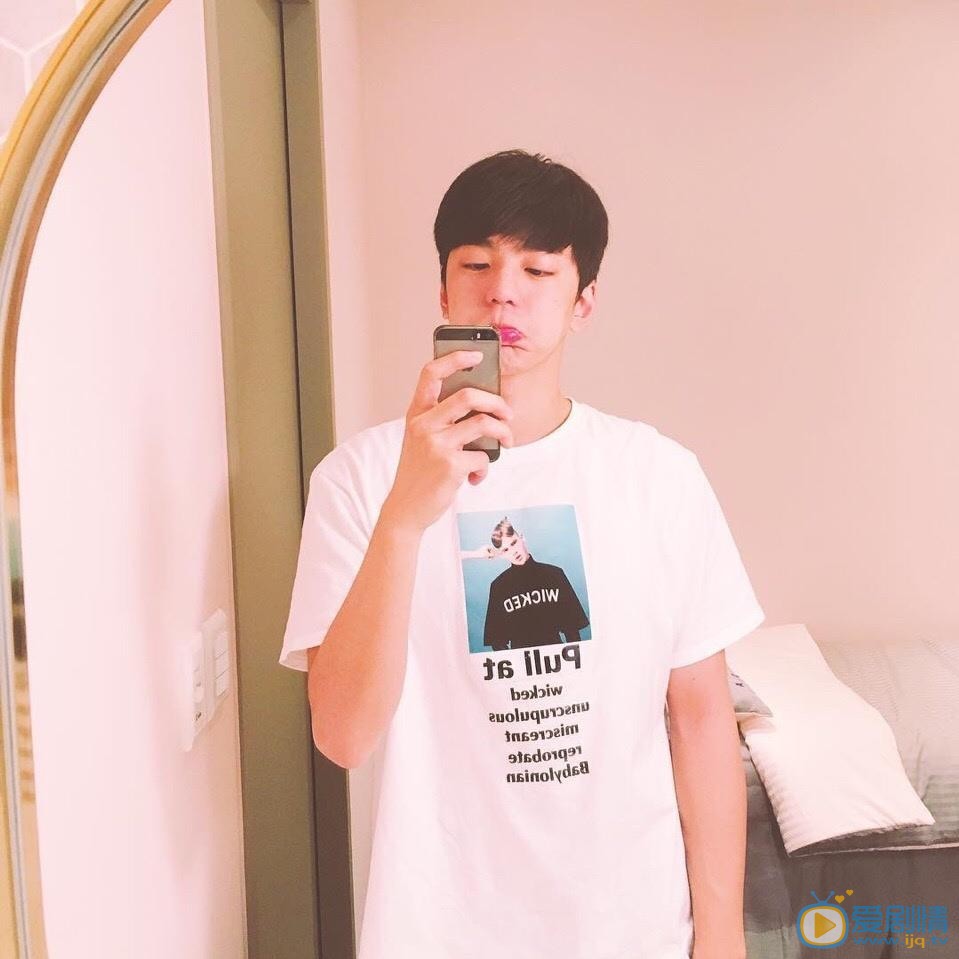 金旻奎自拍照 金旻奎高清写真_金旻奎高清剧照