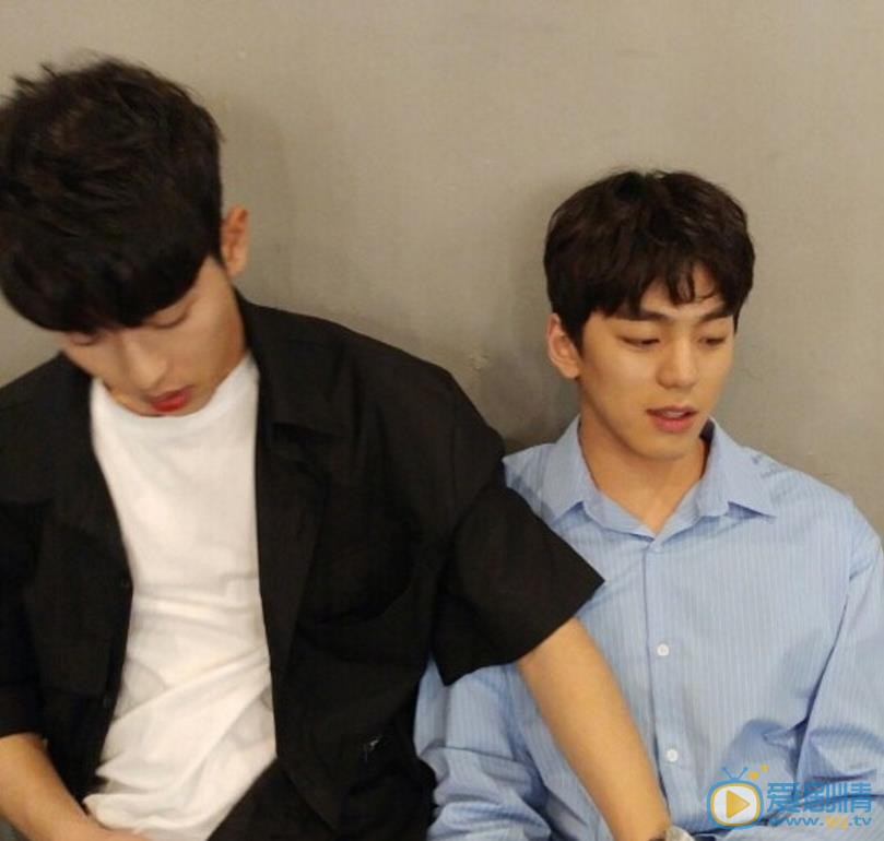 金旻奎与人合照 金旻奎高清写真_金旻奎高清剧照