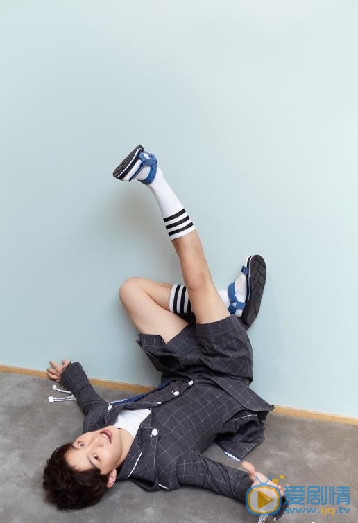李之繁街拍写真 李之繁高清写真_李之繁高清剧照