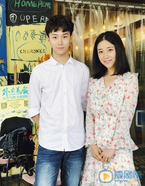 田韦辰与人合照 田韦辰高清写真_田韦辰高清剧照