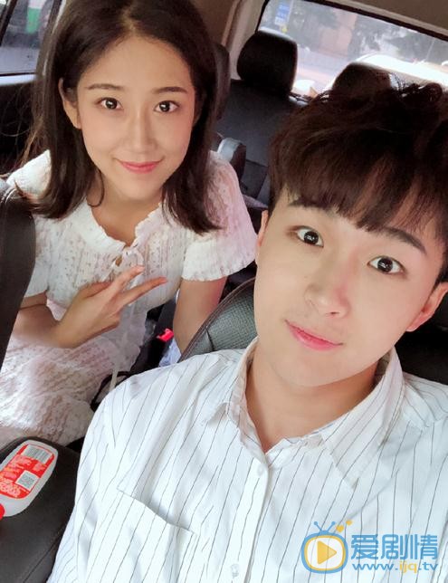 田韦辰与人合照 田韦辰高清写真_田韦辰高清剧照