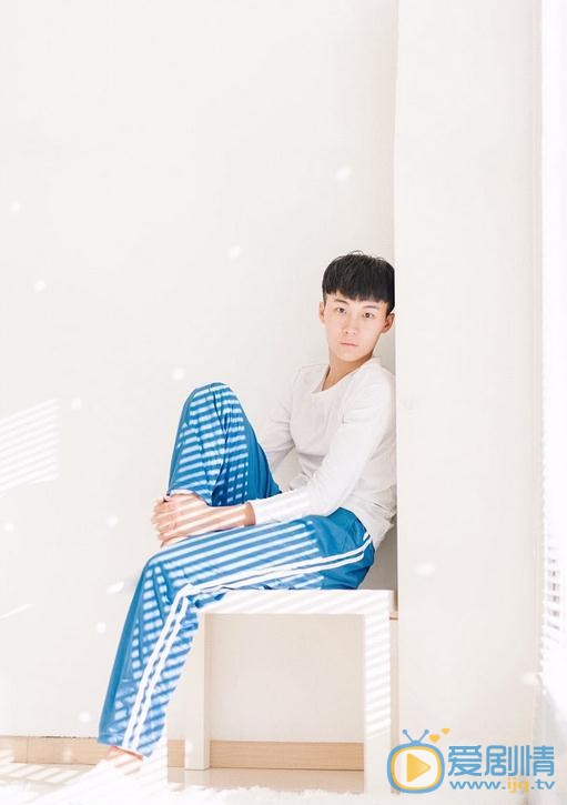 田韦辰气质写真 田韦辰高清写真_田韦辰高清剧照
