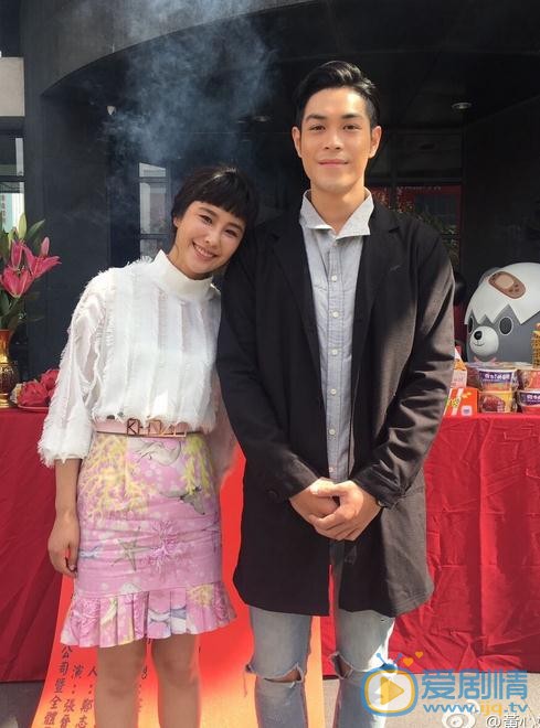 黄心娣与人合照 黄心娣高清写真_黄心娣高清剧照