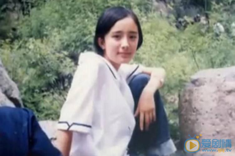 杨幂童年照 杨幂高清写真_杨幂高清剧照