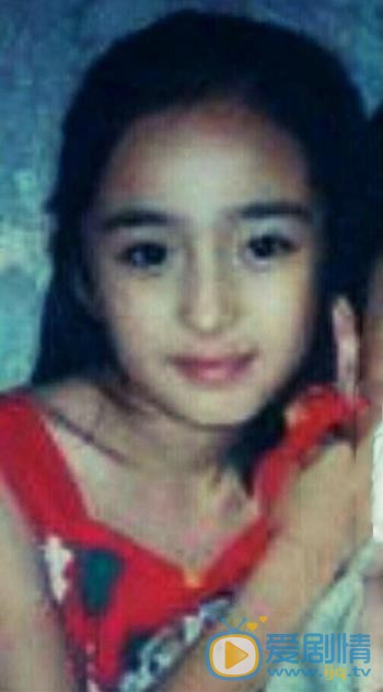 杨幂童年照 杨幂高清写真_杨幂高清剧照