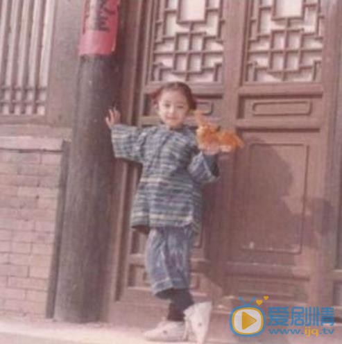杨幂童年照 杨幂高清写真_杨幂高清剧照
