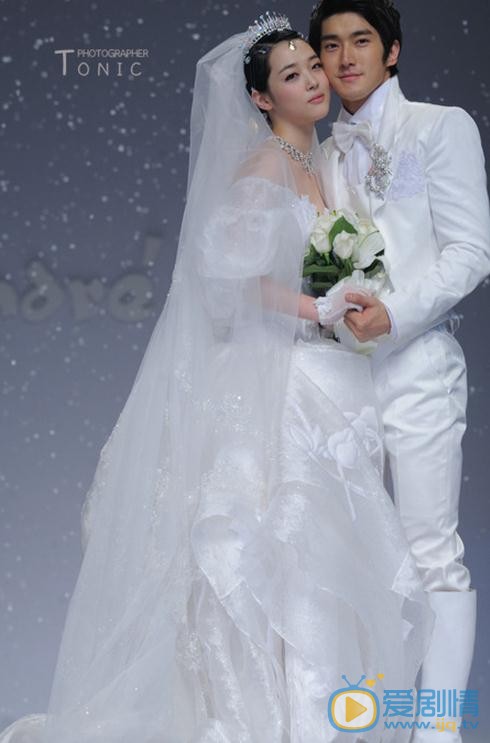 崔雪莉T台照 崔雪莉高清写真_崔雪莉高清剧照