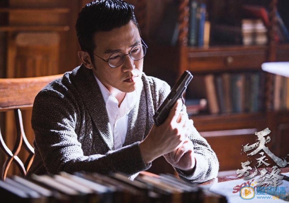 天衣无缝曝单人剧照 秦俊杰徐璐七大主演身份引热议