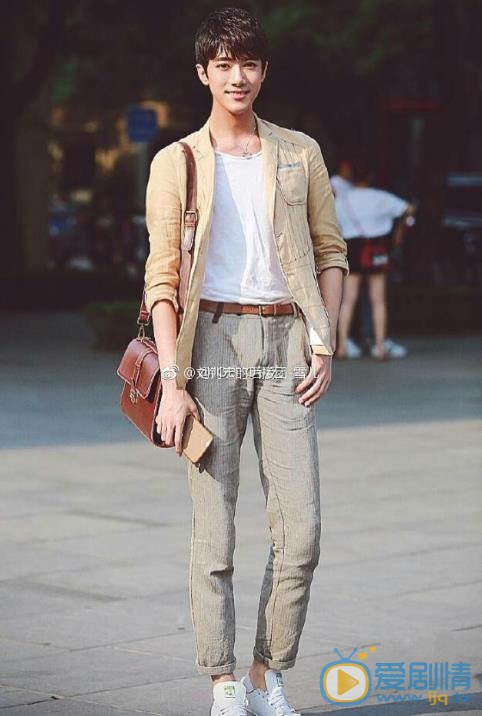 刘钊宏街拍大片 刘钊宏高清写真_刘钊宏高清剧照