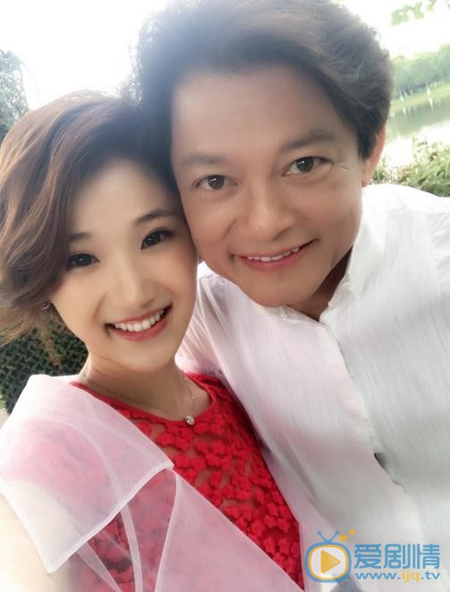 生小芊与人合照 生小芊高清写真_生小芊高清剧照