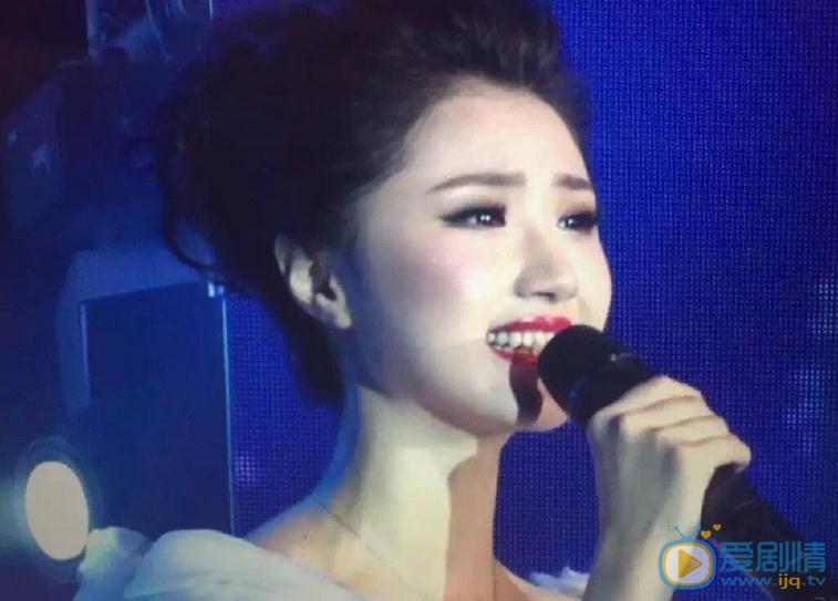 生小芊活动舞台照 生小芊高清写真_生小芊高清剧照