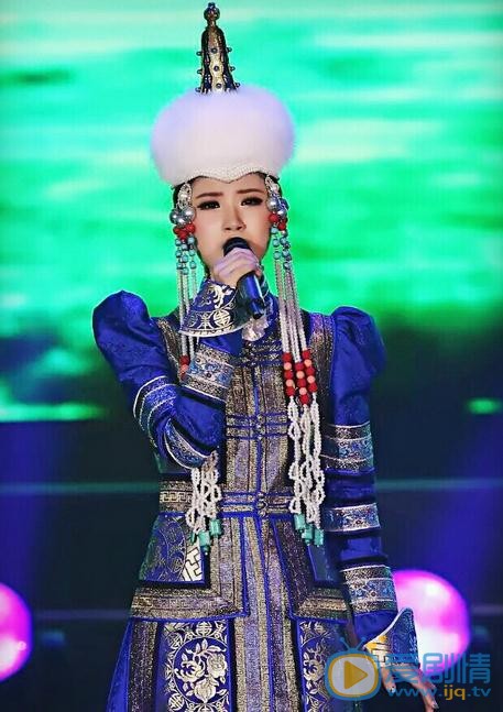 生小芊活动舞台照 生小芊高清写真_生小芊高清剧照
