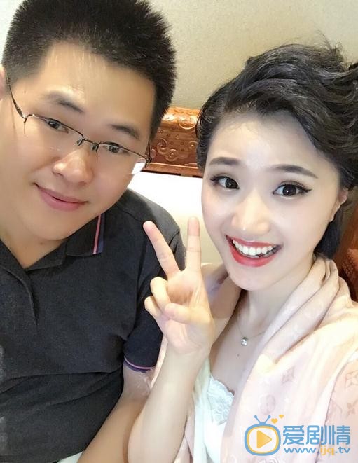 生小芊与人合照 生小芊高清写真_生小芊高清剧照