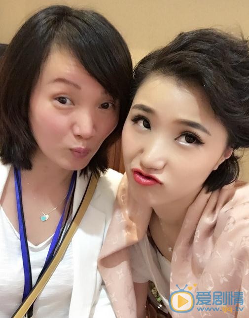 生小芊与人合照 生小芊高清写真_生小芊高清剧照