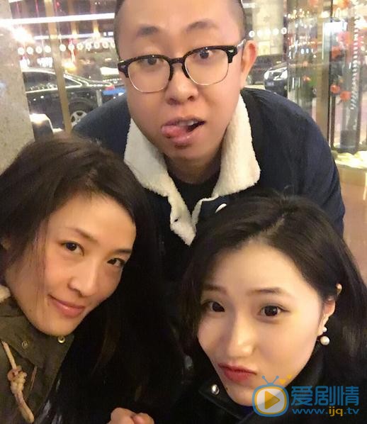 生小芊与人合照 生小芊高清写真_生小芊高清剧照