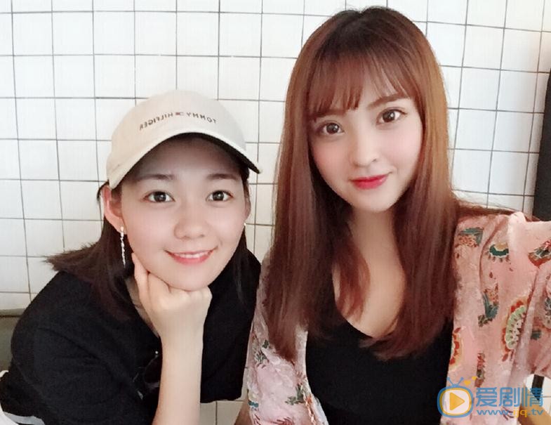 张瑜纹与人合照 张瑜纹高清写真_张瑜纹高清剧照