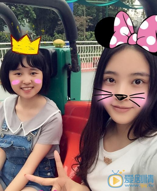 张瑜纹与人合照 张瑜纹高清写真_张瑜纹高清剧照
